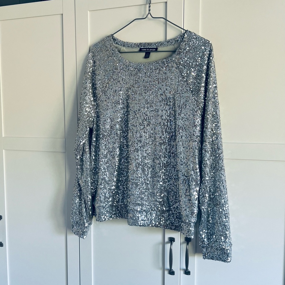 NWOT sweatshirt style sweater top, Cable & Gauge Sz L deep silver pewter